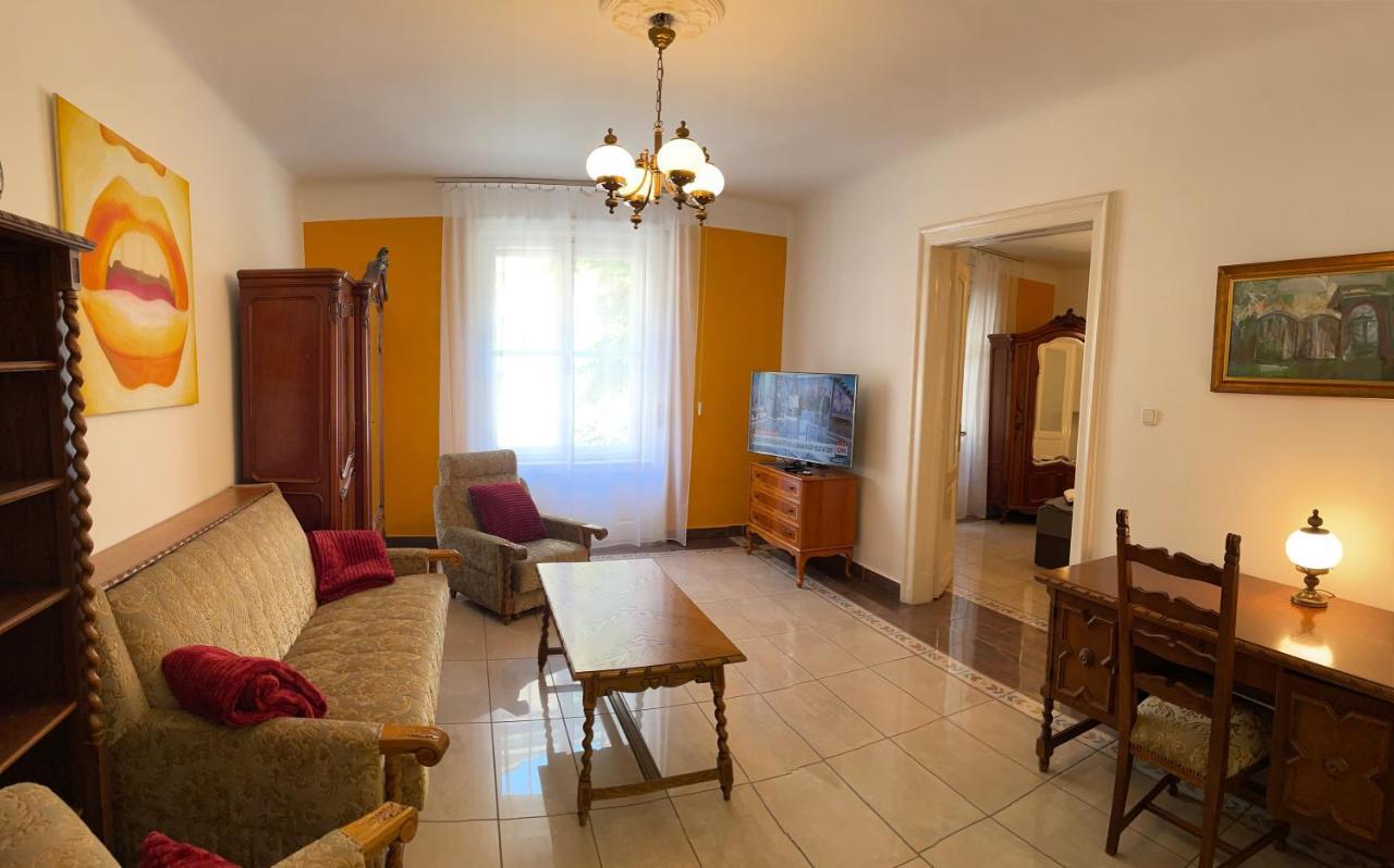 Buda Castle Apartment Budapeste Exterior foto